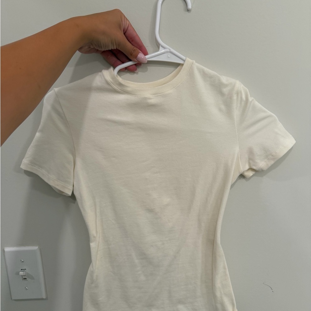 SKIMS Short-Sleeve Crewneck Tee in Cream